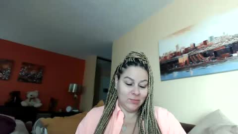 Snapshot of bigbreastsabrina chatting on December 19, 2024, 4:24 pm BIG BREAST SABRINA online show from December 19, 2024, 4:24 pm