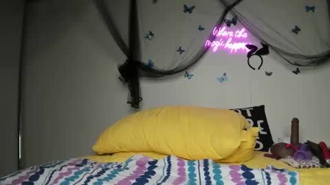 bigbuttsarena online show from February 12, 2025, 1:41 am