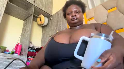 Snapshot of bigchocotities chatting on November 7, 2025, 8:14 am bigchocotities online show from November 7, 2025, 8:14 am