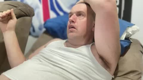 bigcocksuckingslut online show from December 18, 2025, 2:28 am