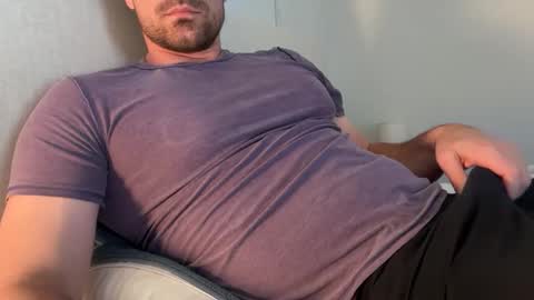 Snapshot of bigcollegecock69690 chatting on December 2, 2025, 10:27 pm bigcollegecock69690 online show from December 2, 2025, 10:27 pm