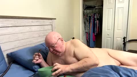 Snapshot of bigcraig123 chatting on October 2, 2025, 10:33 am Craig online show from October 2, 2025, 10:33 am