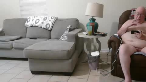 Snapshot of bigcraig123 chatting on October 5, 2025, 11:52 am Craig online show from October 5, 2025, 11:52 am