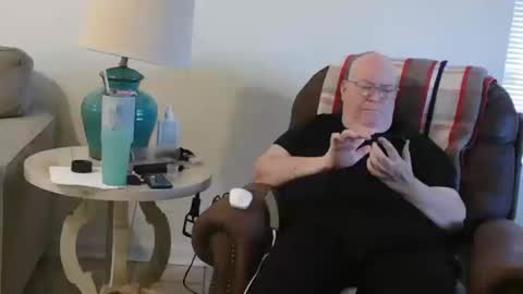 Snapshot of bigcraig123 chatting on October 15, 2025, 10:21 pm Craig online show from October 15, 2025, 10:21 pm