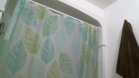 Snapshot of bigcumcanada chatting on November 23, 2025, 7:46 pm bg online show from November 23, 2025, 7:46 pm