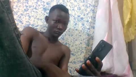 Snapshot of bigfeet9999 chatting on November 23, 2025, 6:24 am Ask in pvt online show from November 23, 2025, 6:24 am