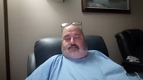 Snapshot of bigfuzzyteddybear chatting on December 3, 2025, 5:04 am bigfuzzyteddybear online show from December 3, 2025, 5:04 am