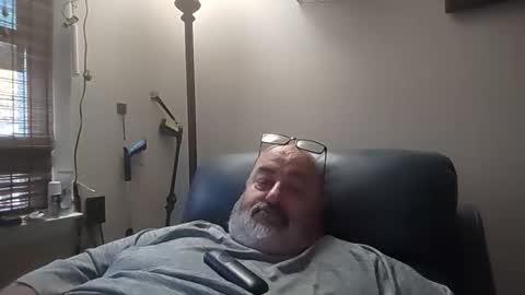 Snapshot of bigfuzzyteddybear chatting on December 14, 2025, 6:45 pm bigfuzzyteddybear online show from December 14, 2025, 6:45 pm