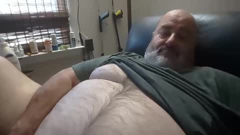 Snapshot of bigfuzzyteddybear chatting on March 9, 2026, 8:02 pm bigfuzzyteddybear online show from March 9, 2026, 8:02 pm