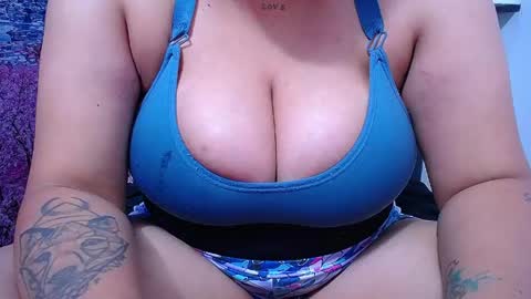 Snapshot of bigg_boobs_xxx chatting on March 2, 2026, 5:08 am Sunny online show from March 2, 2026, 5:08 am