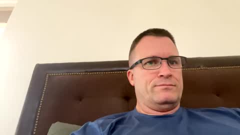 bigger22332233 online show from January 6, 2025, 5:59 pm