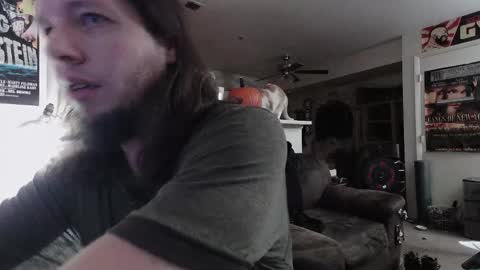 biggerisbetter21 online show from October 31, 2025, 11:11 am