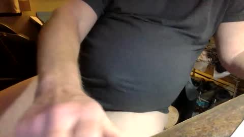 Snapshot of bighandedman chatting on December 17, 2025, 11:33 pm bighandedman online show from December 17, 2025, 11:33 pm