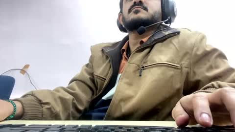 Snapshot of bighandsomesatisfy chatting on February 26, 2025, 11:20 am bighandsomesatisfy online show from February 26, 2025, 11:20 am