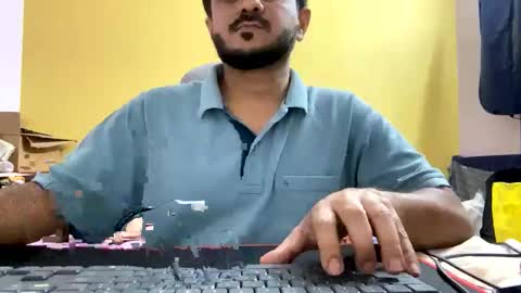 Snapshot of bighandsomesatisfy chatting on February 12, 2026, 3:40 pm bighandsomesatisfy online show from February 12, 2026, 3:40 pm