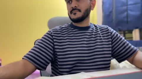 Snapshot of bighandsomesatisfy chatting on February 28, 2026, 3:24 pm bighandsomesatisfy online show from February 28, 2026, 3:24 pm