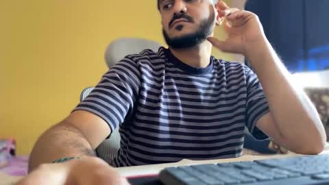 Snapshot of bighandsomesatisfy chatting on March 1, 2026, 3:30 am bighandsomesatisfy online show from March 1, 2026, 3:30 am