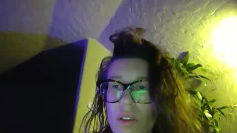 Bigkitties online show from November 11, 2025, 8:47 am