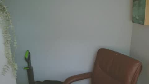 Snapshot of biglegs1234 chatting on December 18, 2025, 12:22 pm biglegs1234 online show from December 18, 2025, 12:22 pm