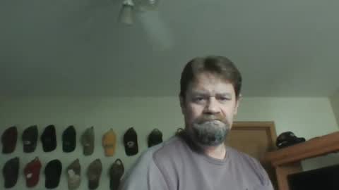 Snapshot of bigload1972 chatting on December 7, 2024, 8:38 pm bigload1972 online show from December 7, 2024, 8:38 pm