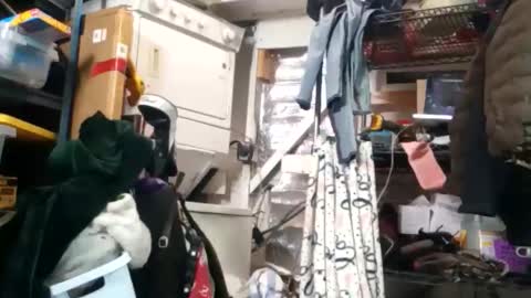 bigmanaround9 online show from November 3, 2025, 9:05 pm