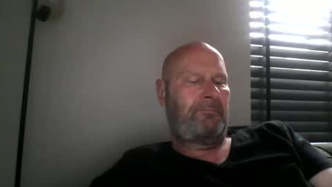 bigmike3339 online show from October 28, 2025, 9:57 am