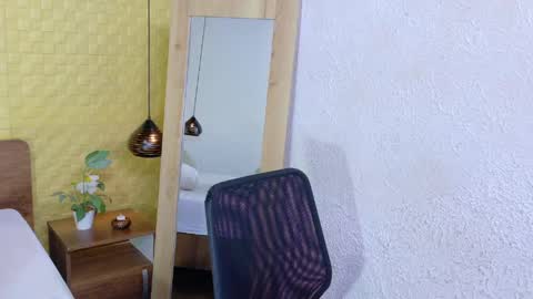 bigroundbooty_ online show from May 27, 2026, 8:39 pm