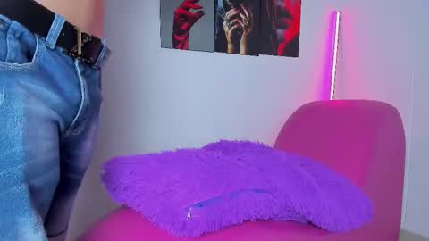 SEX IN THE HOUSE online show from November 9, 2025, 10:19 pm