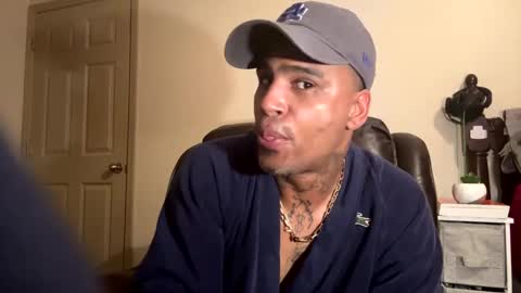 Snapshot of bigslig470475 chatting on February 11, 2025, 12:16 pm Big slug online show from February 11, 2025, 12:16 pm