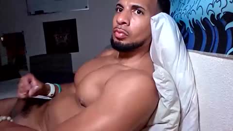 Snapshot of bigswoletroll chatting on March 25, 2026, 9:48 am bigswoletroll online show from March 25, 2026, 9:48 am