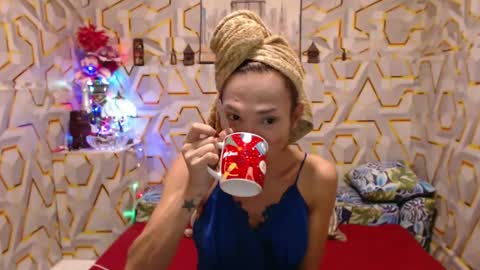 Snapshot of bigthickcock69xx chatting on January 18, 2025, 8:52 am sophia online show from January 18, 2025, 8:52 am