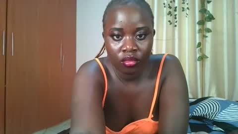 Snapshot of bigtits_baddie chatting on December 2, 2025, 1:55 am bigtits_baddie online show from December 2, 2025, 1:55 am