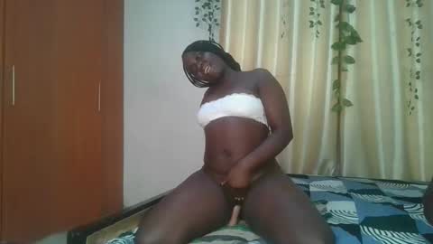 Snapshot of bigtits_baddie chatting on December 16, 2025, 7:52 pm bigtits_baddie online show from December 16, 2025, 7:52 pm