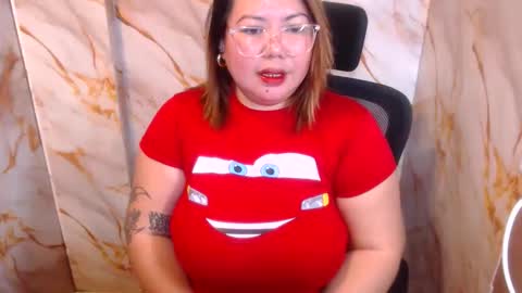 Snapshot of bigtitshotmom chatting on February 9, 2026, 9:13 am MARJ online show from February 9, 2026, 9:13 am