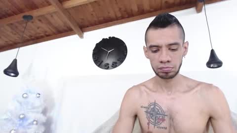 Snapshot of bigzehuz chatting on January 7, 2025, 10:11 am andres online show from January 7, 2025, 10:11 am