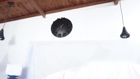 Snapshot of bigzehuz chatting on February 21, 2025, 9:45 am andres online show from February 21, 2025, 9:45 am