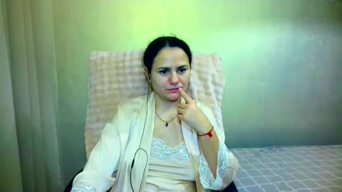 DOM NIKA online show from November 12, 2025, 10:20 pm