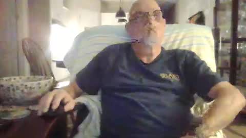 Snapshot of bill1039 chatting on February 18, 2026, 2:40 am Bill online show from February 18, 2026, 2:40 am