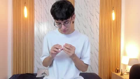 Billie online show from November 28, 2025, 3:42 am