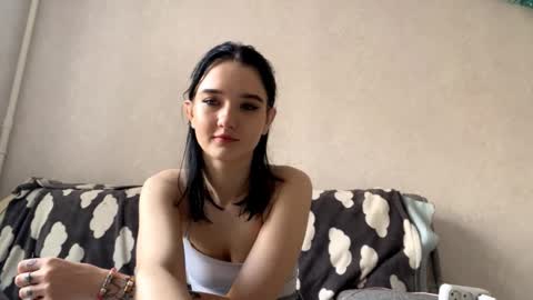 Snapshot of billieguilbeault chatting on March 17, 2026, 1:58 pm Hey there my name is Megan Lets hit 10 Thumbs Up together online show from March 17, 2026, 1:58 pm