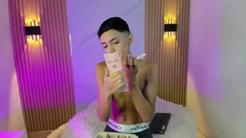 Snapshot of billy_jamees chatting on December 20, 2025, 12:12 pm Sam online show from December 20, 2025, 12:12 pm