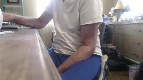 Snapshot of bimbttm chatting on December 17, 2024, 2:11 pm Bimbttm online show from December 17, 2024, 2:11 pm