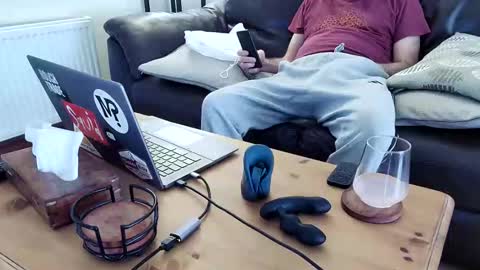 Snapshot of bindmedown chatting on March 6, 2026, 10:23 am bindmedown online show from March 6, 2026, 10:23 am