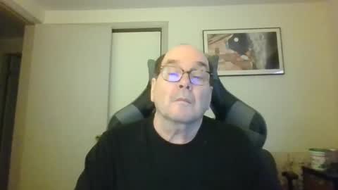 Snapshot of bink195234 chatting on January 31, 2025, 3:33 pm Bink195234 online show from January 31, 2025, 3:33 pm