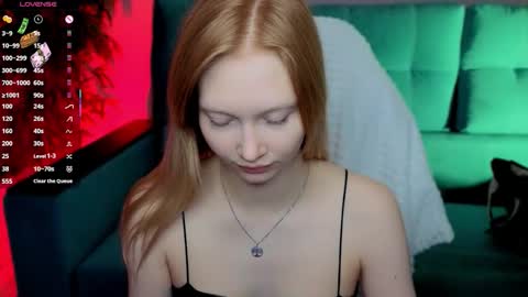 Julia online show from October 20, 2025, 3:40 am