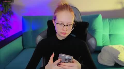 Julia online show from November 4, 2025, 2:10 am