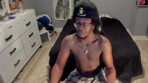 Plant Base Streamers From Pennsylvania online show from November 29, 2025, 11:52 pm