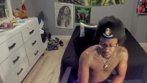 Plant Base Streamers From Pennsylvania online show from December 2, 2025, 12:05 am