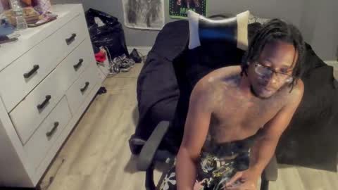 Plant Base Streamers From Pennsylvania online show from December 17, 2025, 1:33 am