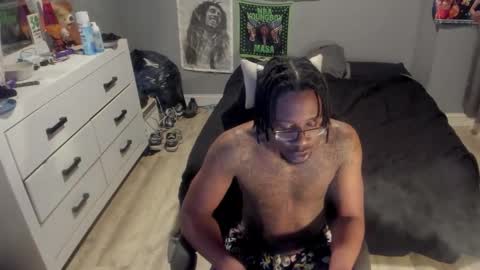 Plant Base Streamers From Pennsylvania online show from December 18, 2025, 12:27 am